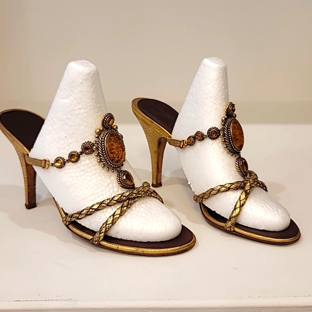 Vicini Gold Heels